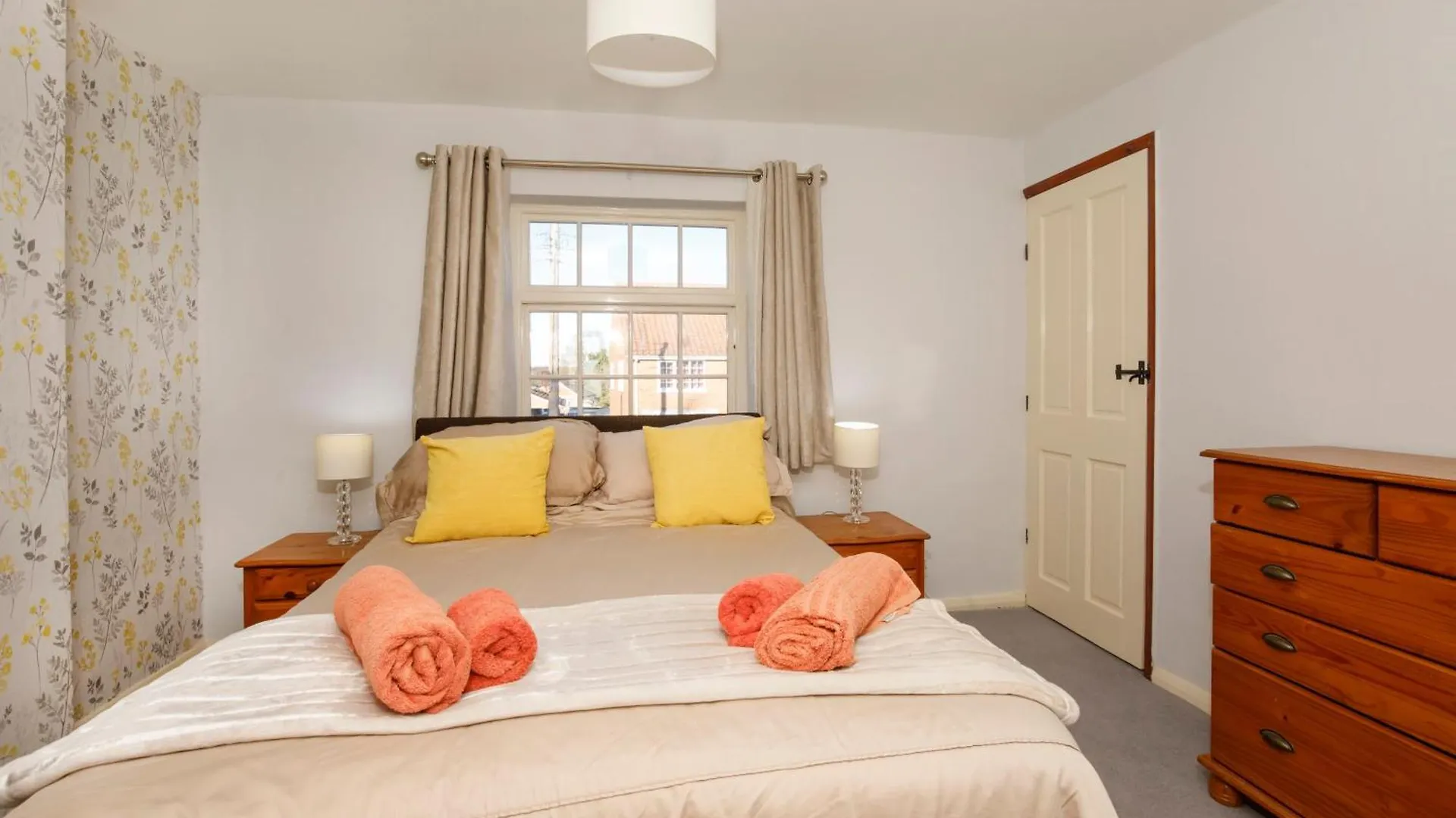 Wheldrake Holiday Cottages 0*,