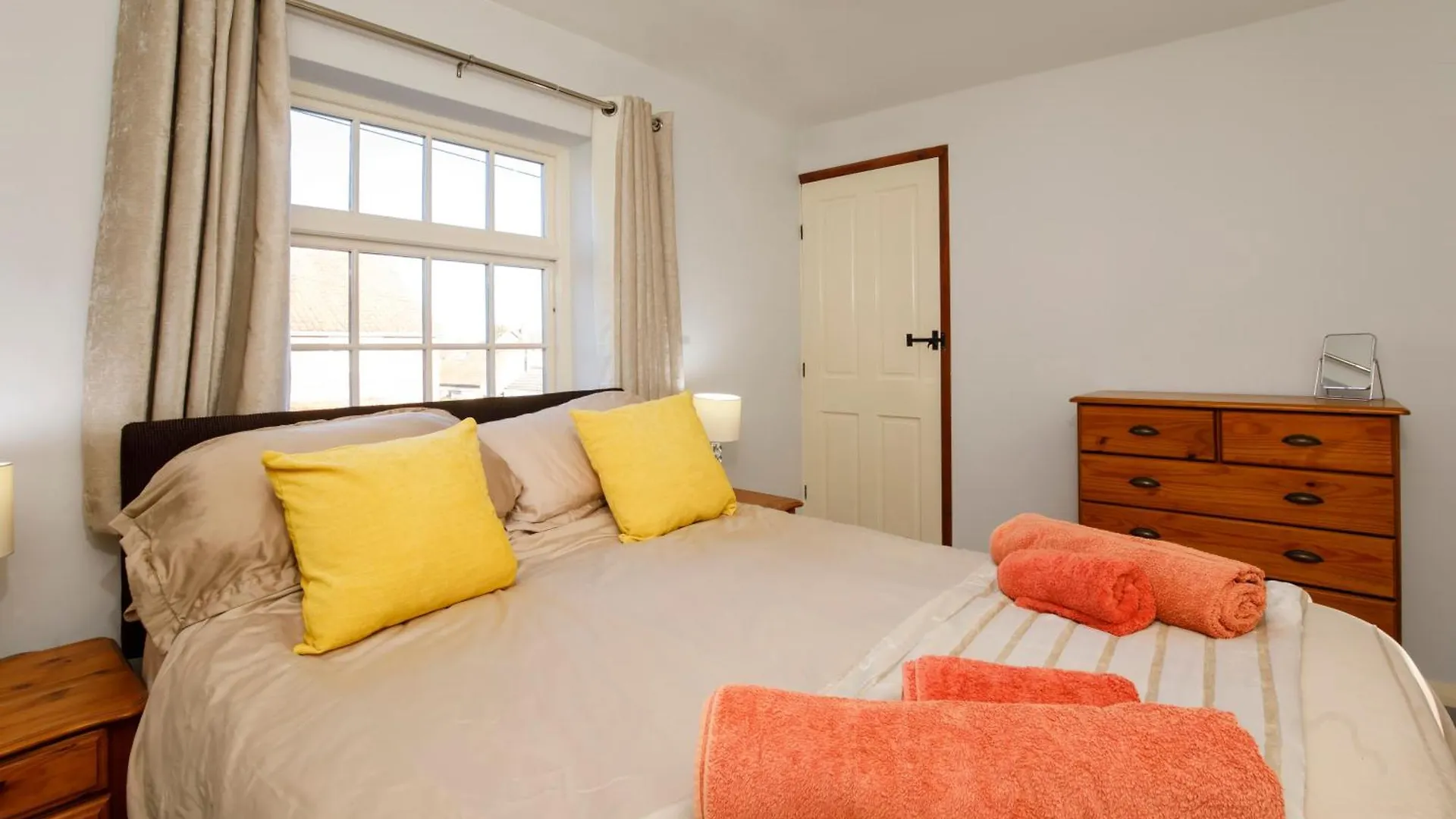 펜션 Wheldrake Holiday Cottages 영국